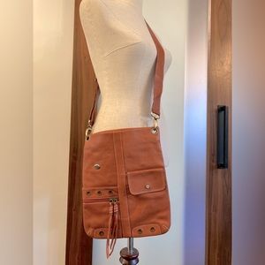 Avorio Italian leather crossbody.